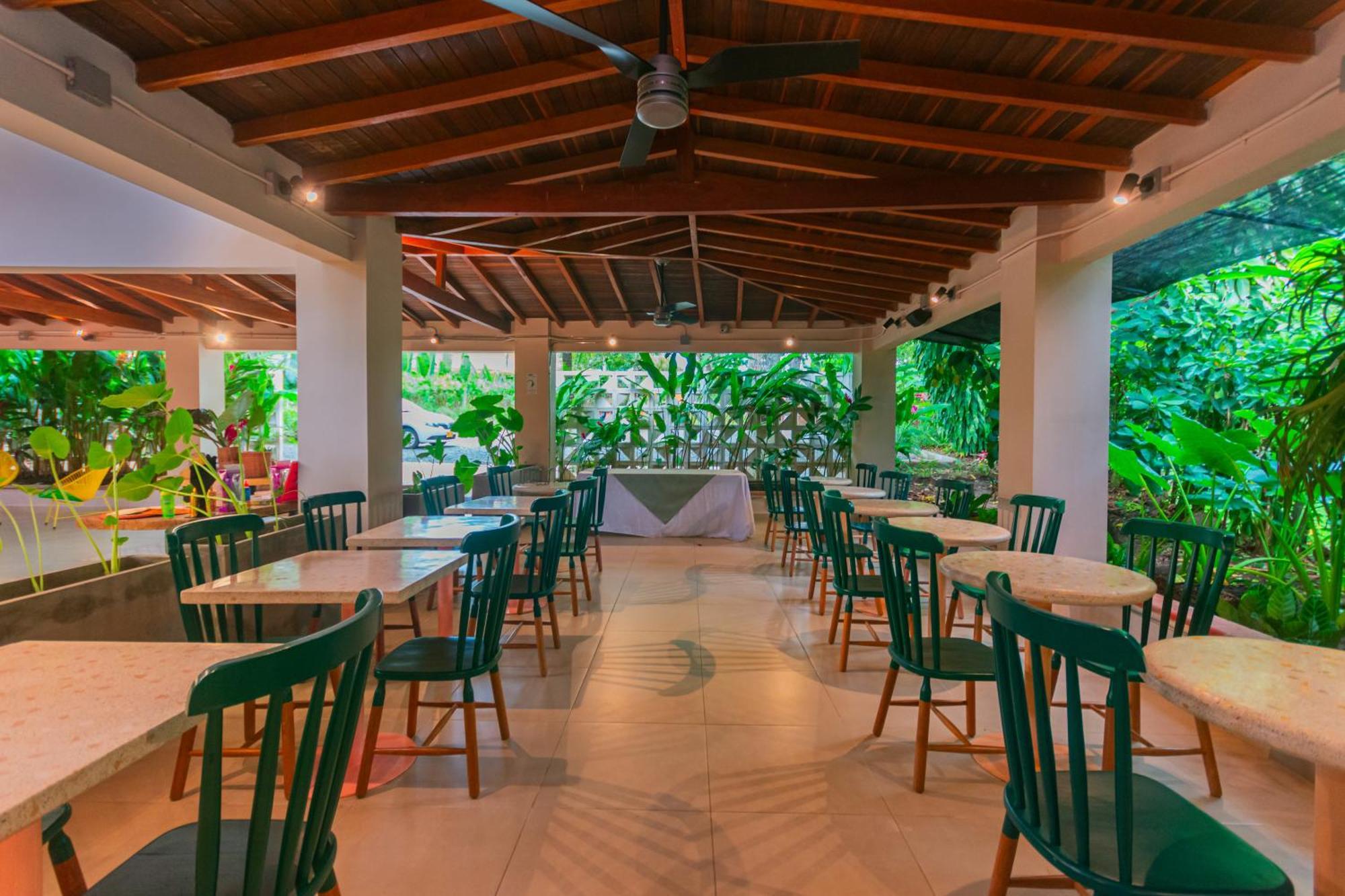 Del Tropico Hotel Сопетран Екстериор снимка